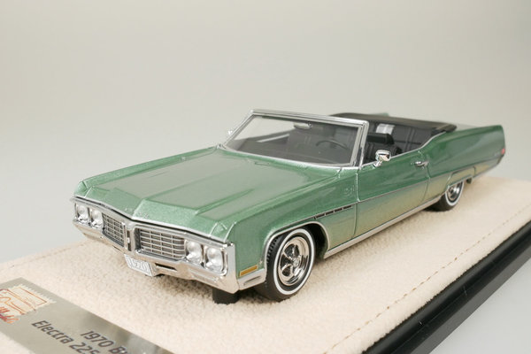 Buick Electra 225 convertible open 1970 - Stamp 1/43